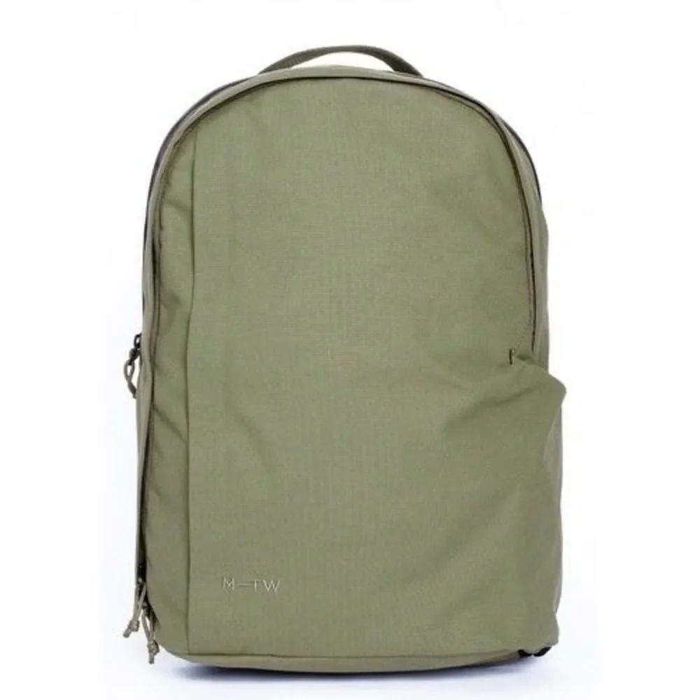 NEW Moment Travelwear MTW 17L Waterproof Laptop & Travel Backpack Olive Green